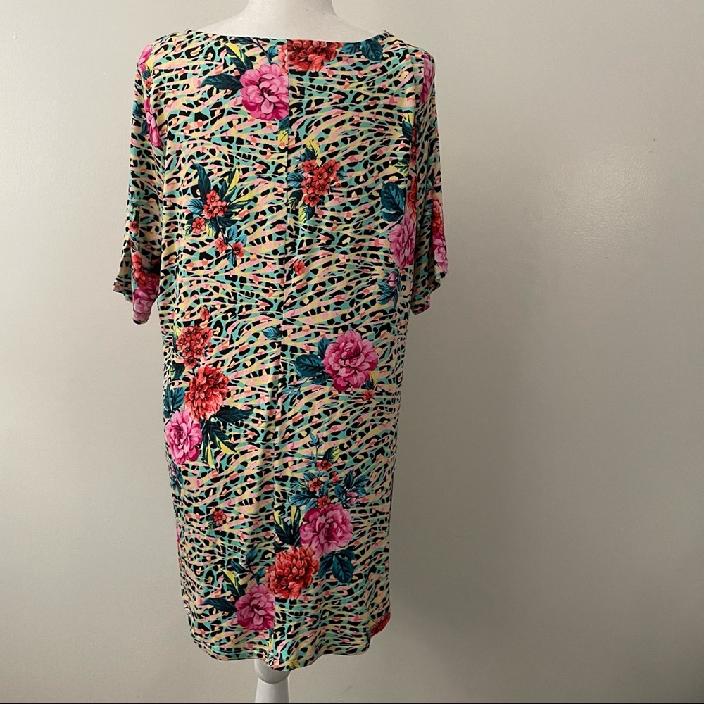 Floral Leopard Super Soft V-Neck Strappy Tunic - Picture 7 of 7